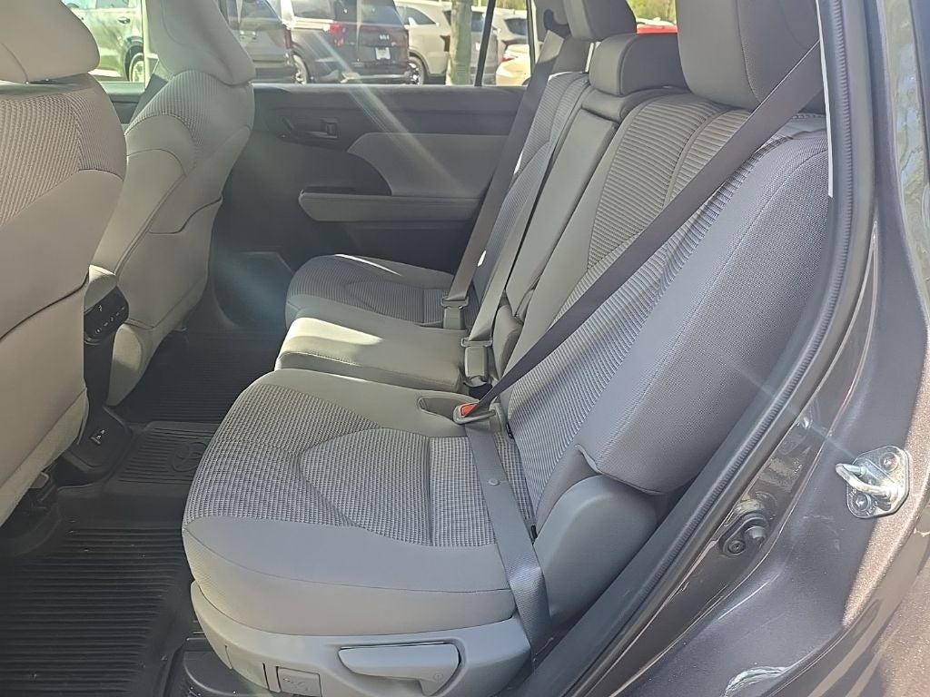 2023 Toyota Highlander Hybrid LE