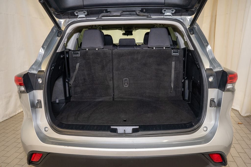 2021 Toyota Highlander LE