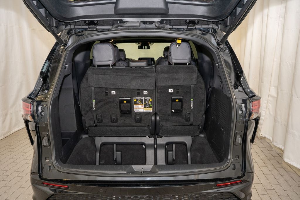 2022 Toyota Sienna XSE 7 Passenger