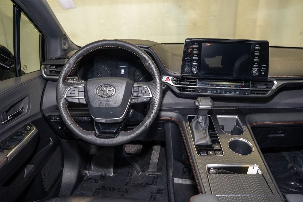 2022 Toyota Sienna XSE 7 Passenger