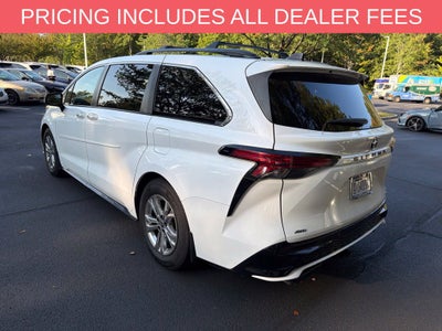 2022 Toyota Sienna XSE 7 Passenger