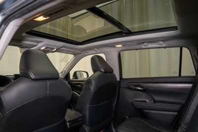 2021 Toyota Highlander Hybrid Platinum