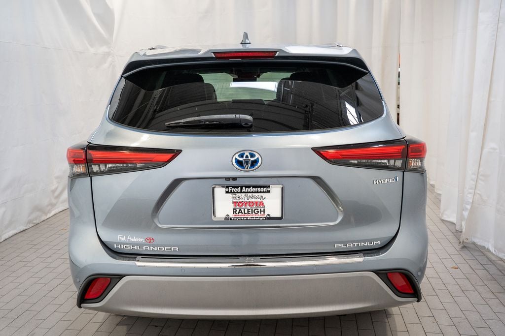 2021 Toyota Highlander Hybrid Platinum