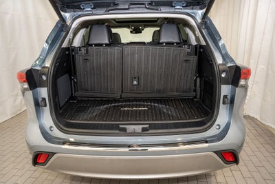 2021 Toyota Highlander Hybrid Platinum