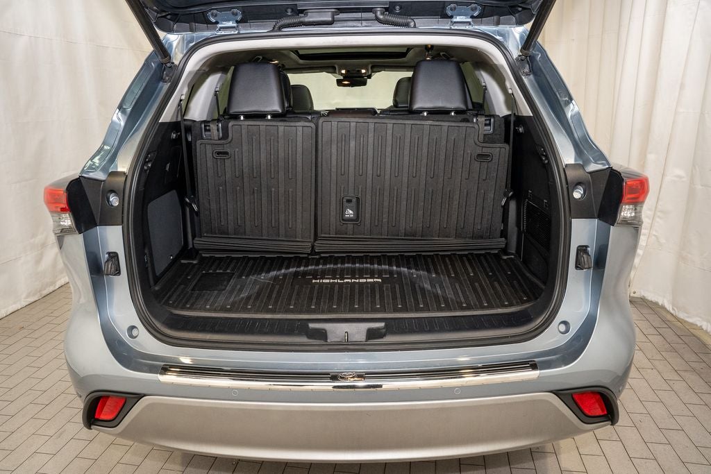 2021 Toyota Highlander Hybrid Platinum