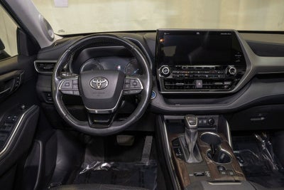 2021 Toyota Highlander Hybrid Platinum