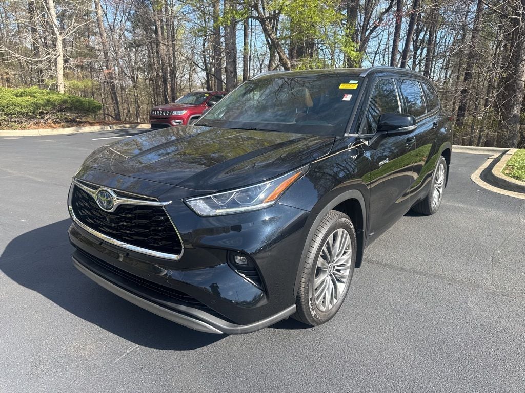 2021 Toyota Highlander Hybrid Platinum