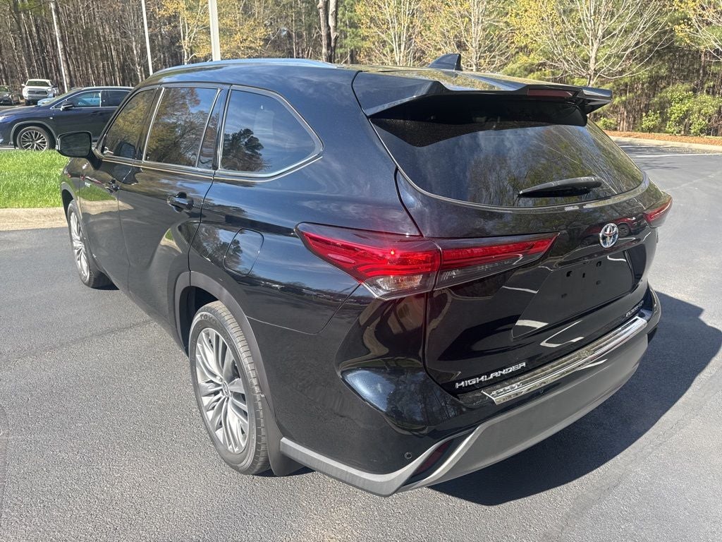 2021 Toyota Highlander Hybrid Platinum