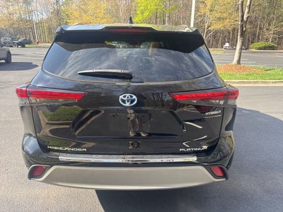 2021 Toyota Highlander Hybrid Platinum