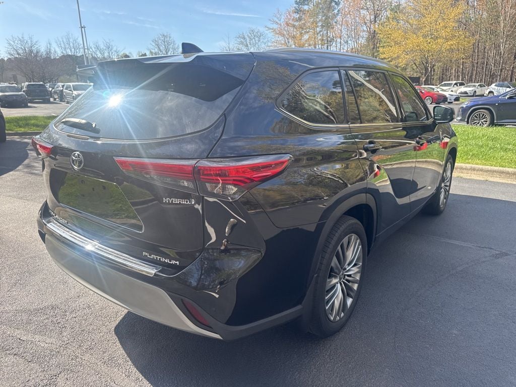 2021 Toyota Highlander Hybrid Platinum