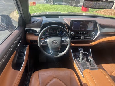 2021 Toyota Highlander Hybrid Platinum