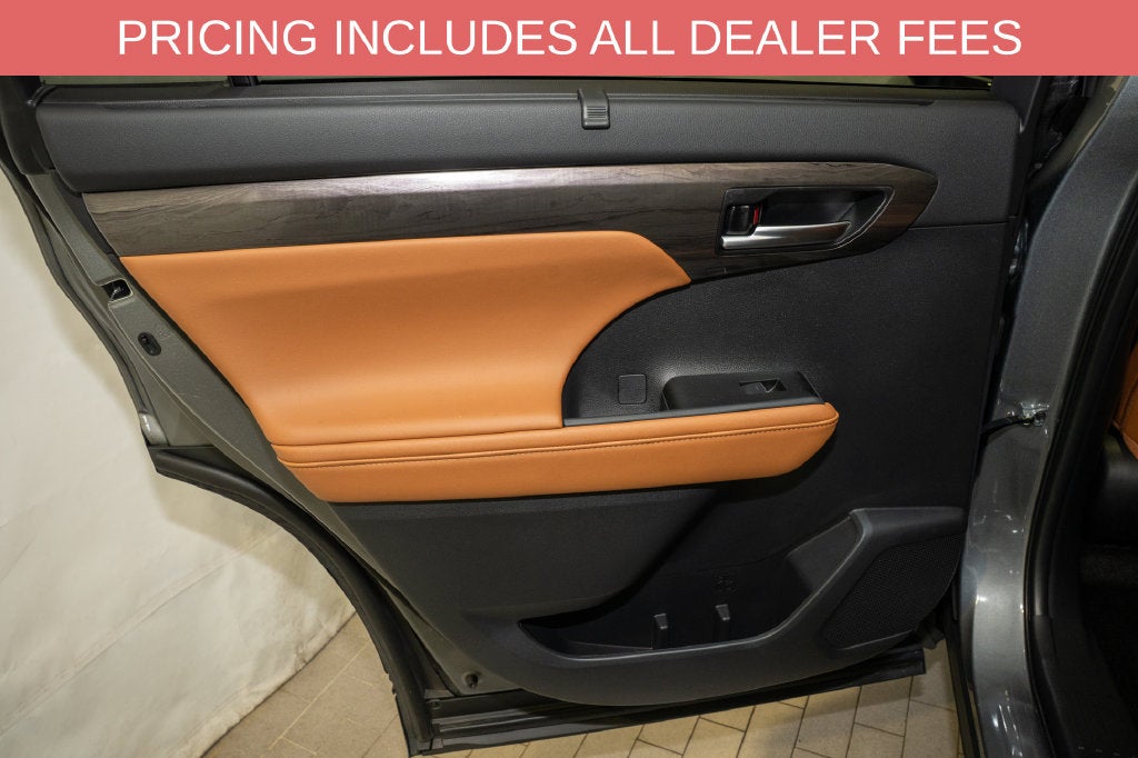 2026 Toyota Highlander Hybrid Platinum
