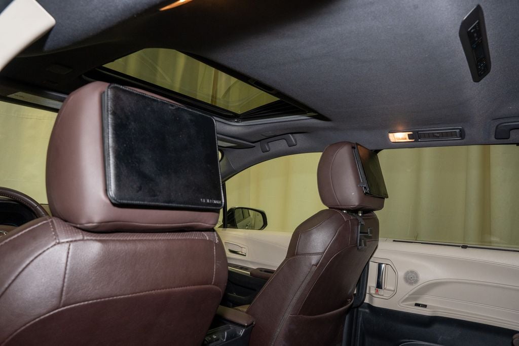2022 Toyota Sienna Platinum 7 Passenger