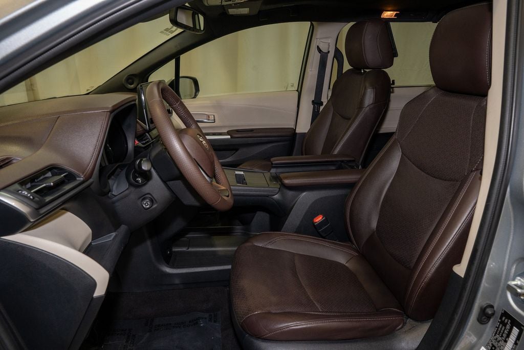2022 Toyota Sienna Platinum 7 Passenger