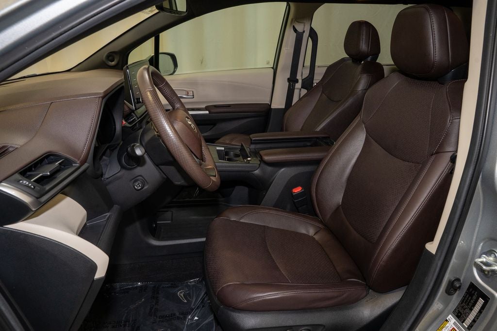 2024 Toyota Sienna Platinum 7 Passenger