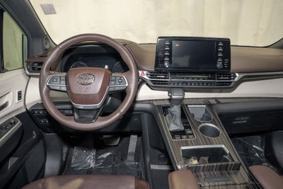 2024 Toyota Sienna Platinum 7 Passenger