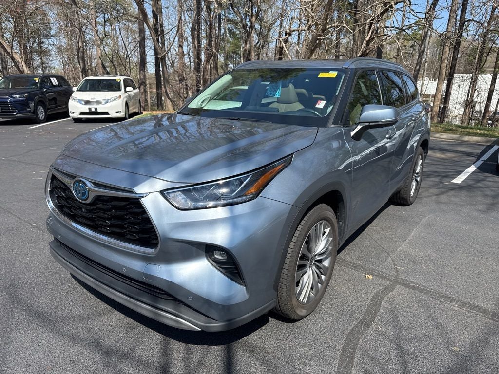2021 Toyota Highlander Hybrid Platinum