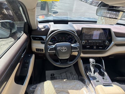 2021 Toyota Highlander Hybrid Platinum