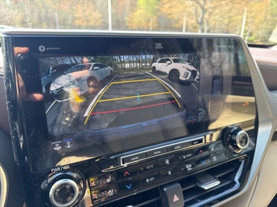 2021 Toyota Highlander Hybrid Platinum