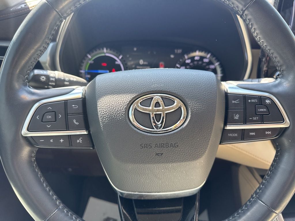2021 Toyota Highlander Hybrid Platinum