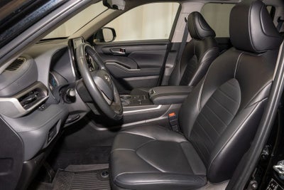 2022 Toyota Highlander Hybrid XLE