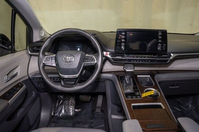 2021 Toyota Sienna XLE