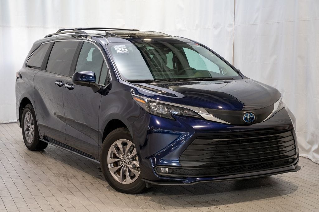 2025 Toyota Sienna XLE