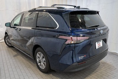 2025 Toyota Sienna XLE