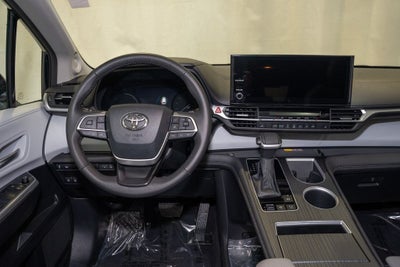 2025 Toyota Sienna XLE