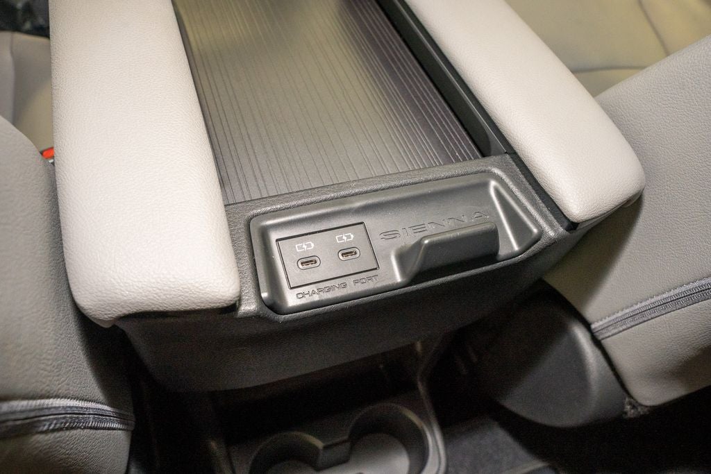 2025 Toyota Sienna XLE