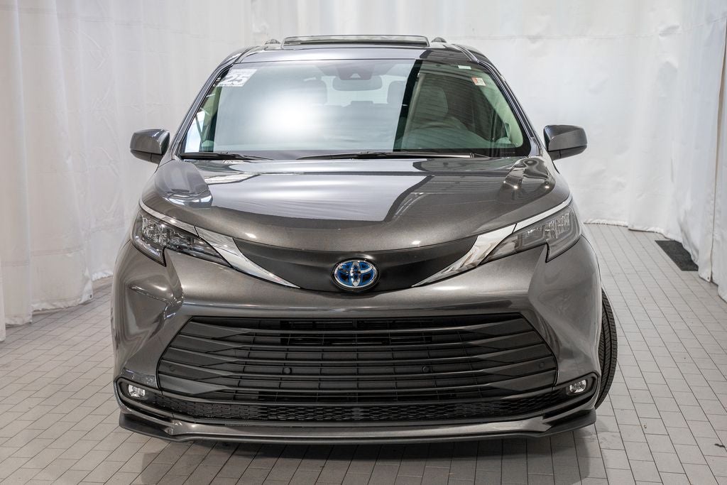 2025 Toyota Sienna XLE