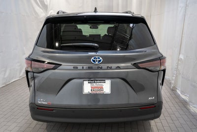 2025 Toyota Sienna XLE