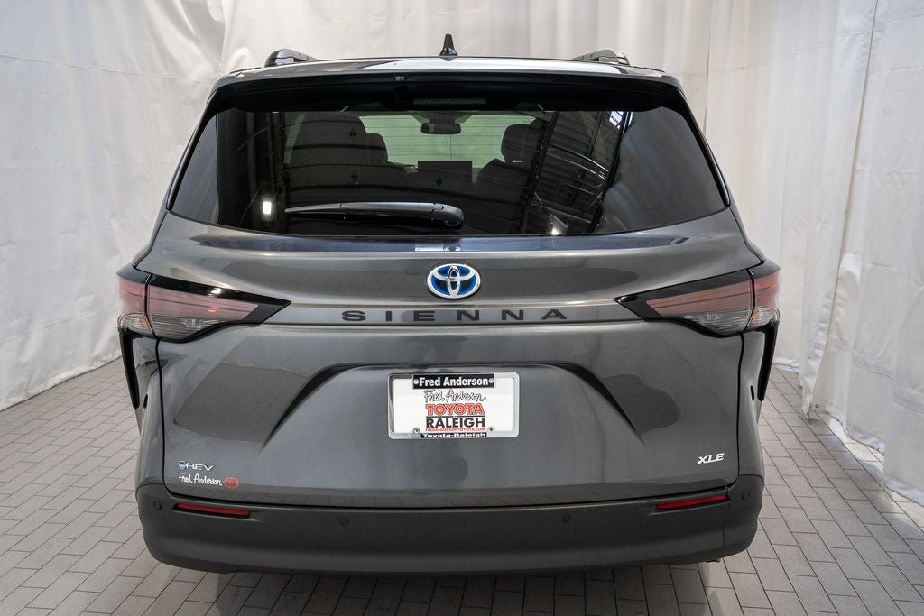 2025 Toyota Sienna XLE
