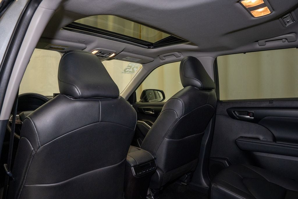 2025 Toyota Highlander Hybrid XLE