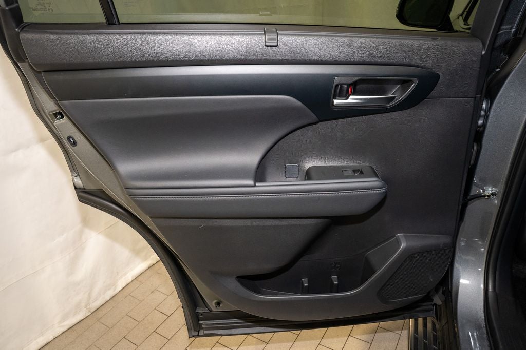 2025 Toyota Highlander Hybrid XLE