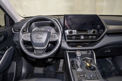 2025 Toyota Highlander Hybrid XLE