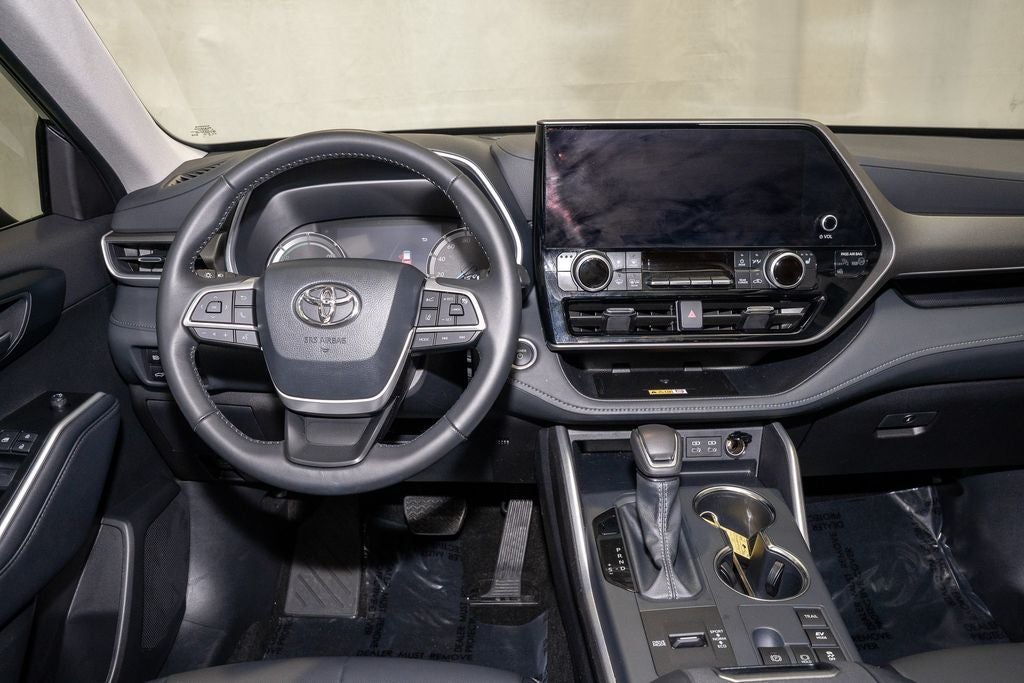 2025 Toyota Highlander Hybrid XLE