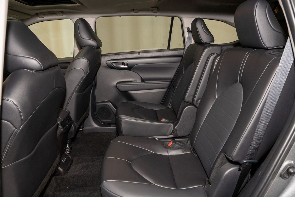 2025 Toyota Highlander Hybrid XLE