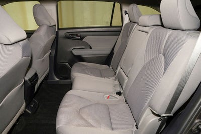 2024 Toyota Highlander LE
