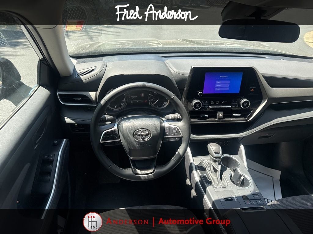 2025 Toyota Highlander LE