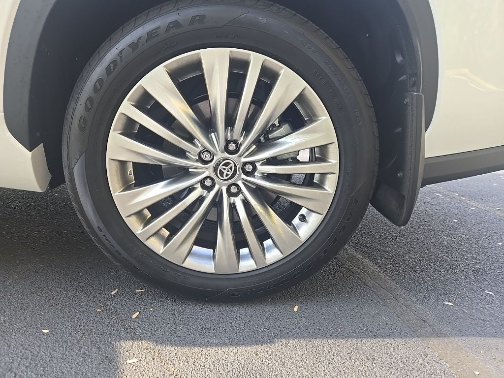 2026 Toyota Highlander Platinum