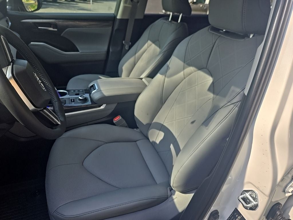 2026 Toyota Highlander Platinum