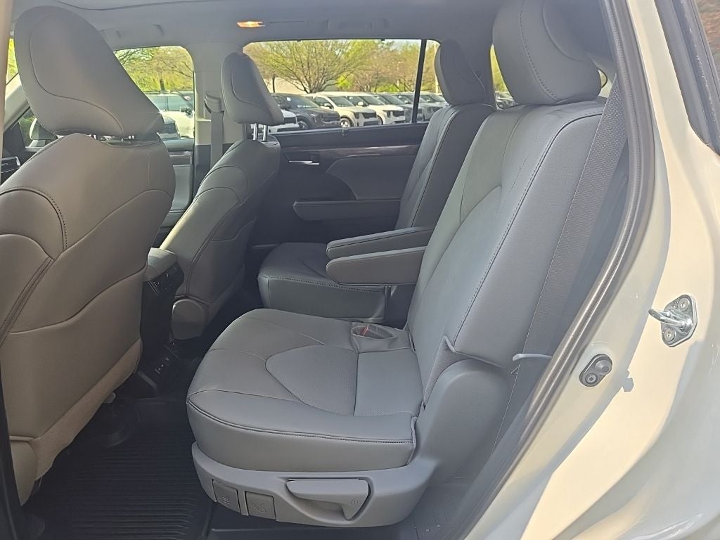2026 Toyota Highlander Platinum