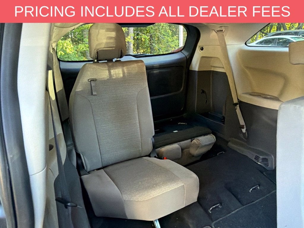 2022 Toyota Sienna LE 8 Passenger