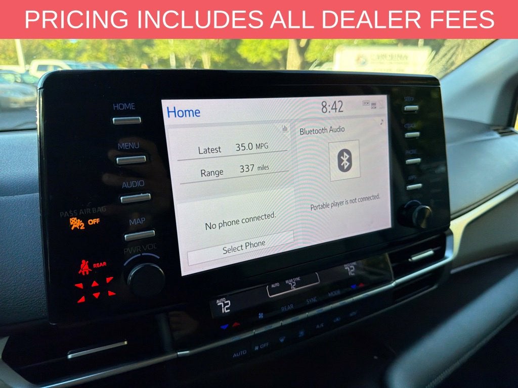 2022 Toyota Sienna LE 8 Passenger