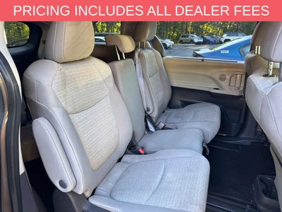 2022 Toyota Sienna LE 8 Passenger