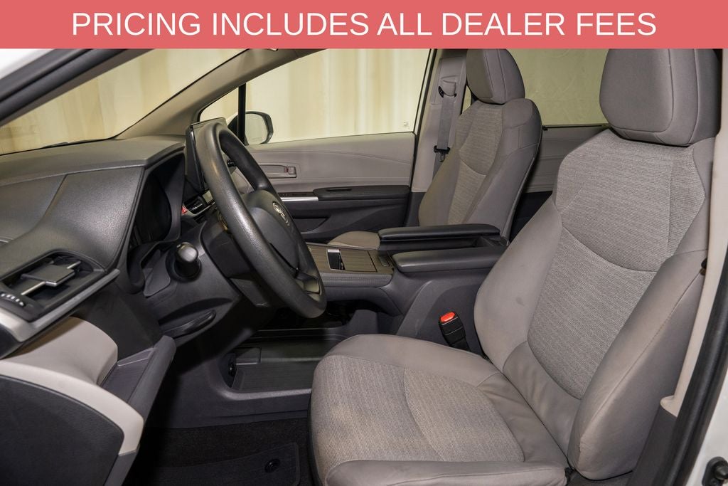 2024 Toyota Sienna LE 8 Passenger
