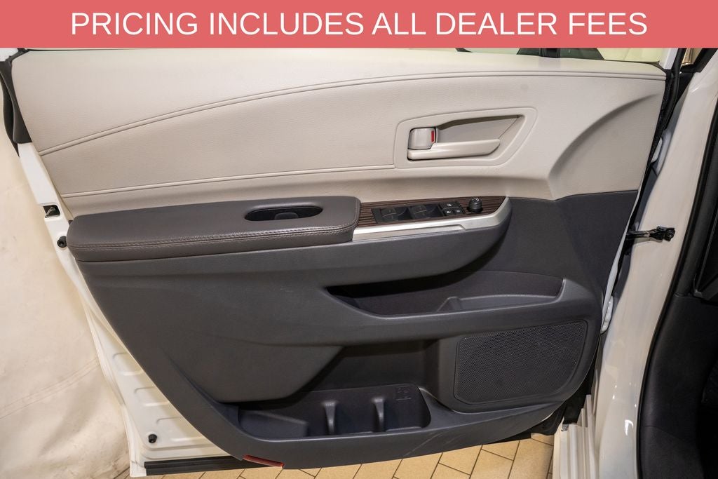 2024 Toyota Sienna LE 8 Passenger