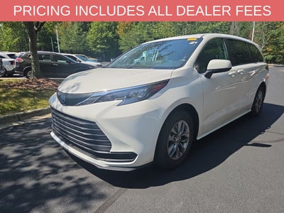 2024 Toyota Sienna LE 8 Passenger