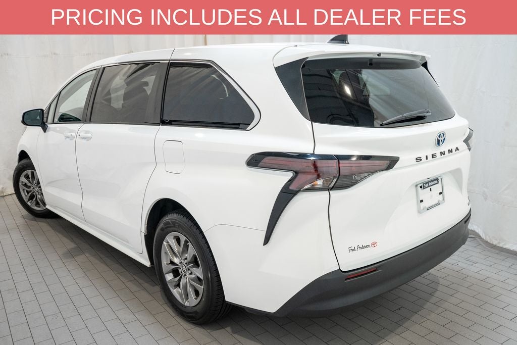 2024 Toyota Sienna LE 8 Passenger